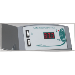 - Affichage et contrôle de la température avec display à 3 chiffres et points décimaux de séparation